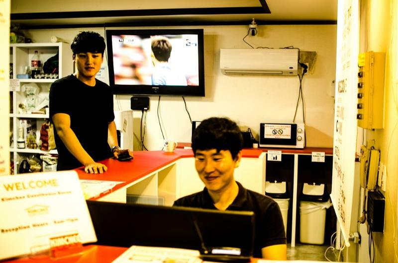 Kimchee Busan Downtown Guesthouse Экстерьер фото