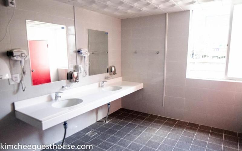 Kimchee Busan Downtown Guesthouse Экстерьер фото