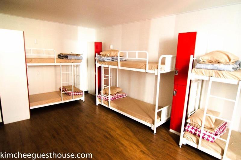 Kimchee Busan Downtown Guesthouse Экстерьер фото