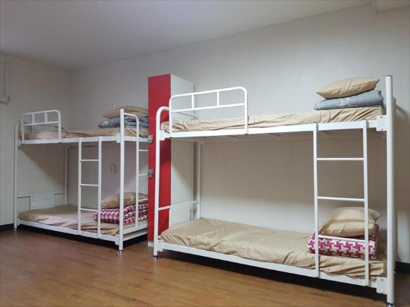 Kimchee Busan Downtown Guesthouse Экстерьер фото